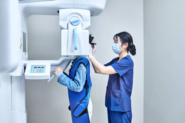 Best Emergency Wisdom Tooth Extraction in Mayflower Village, CA